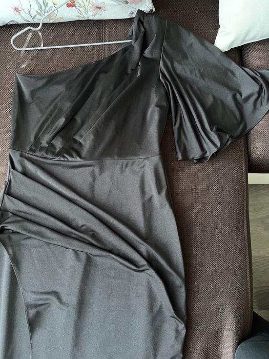 Vand rochie neagra, marimea 40