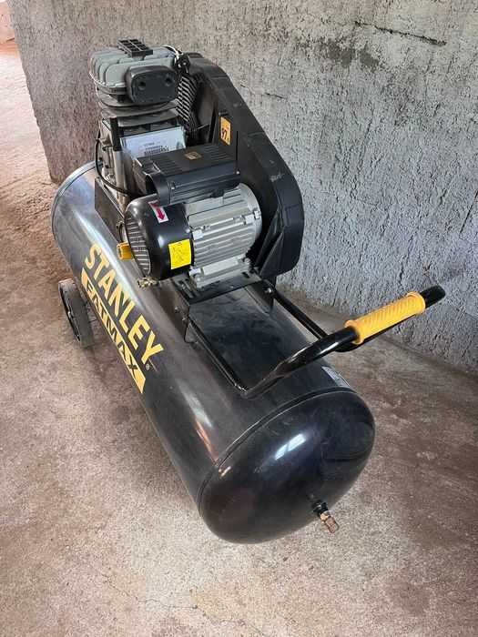 Compresor Profesional Stanley FatMax B400/10/200: 200L-10bari-390L/min