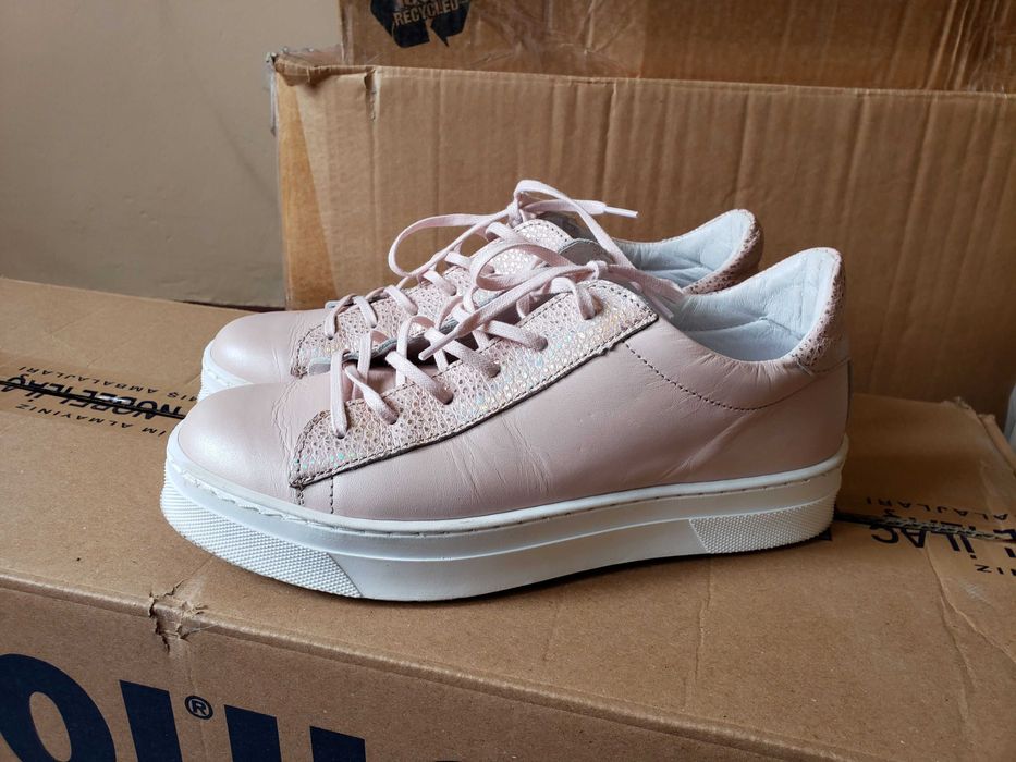 Розови кецове от естествена кожа