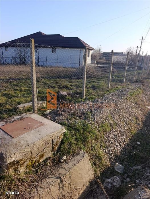 Teren intravilan+casa demolabila zona Merei