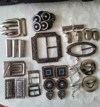 наборы пуговиц .