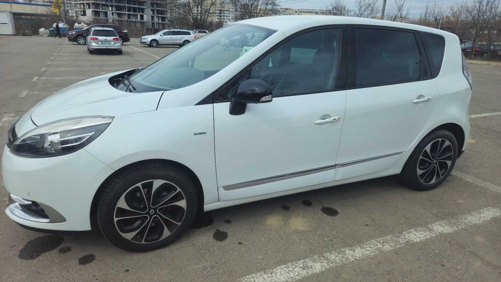 RENAULT Scenic