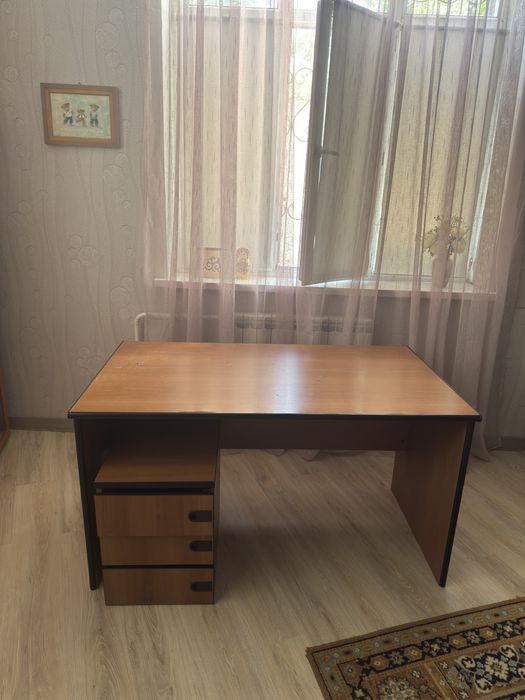 Стол + тумбочка