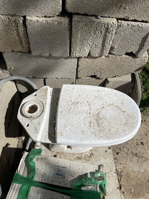 Продам унитаз срочно