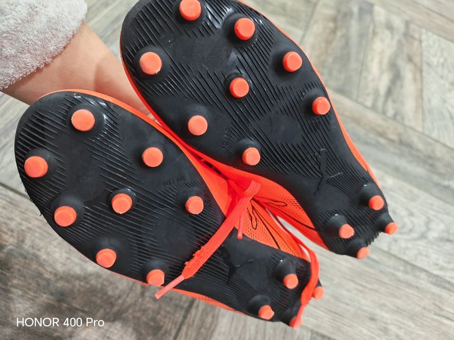 Футболни обувки  Adidas, Puma