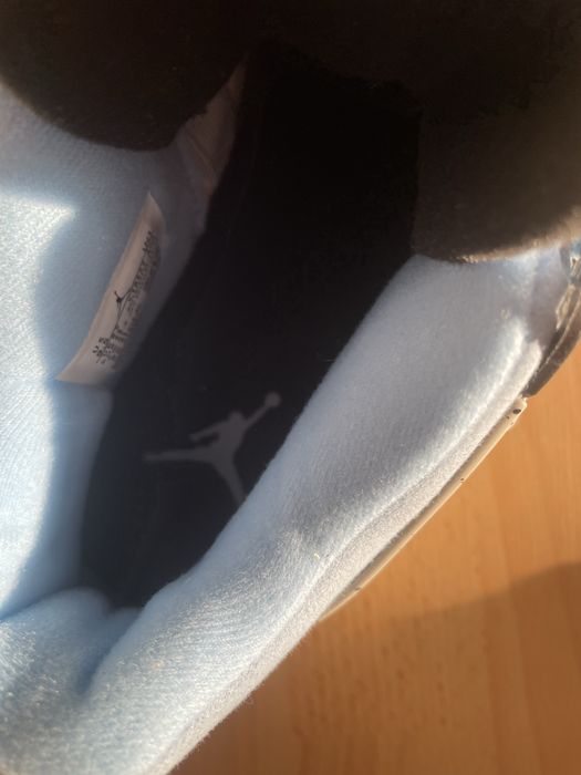 Jordan 4 univerisity blue