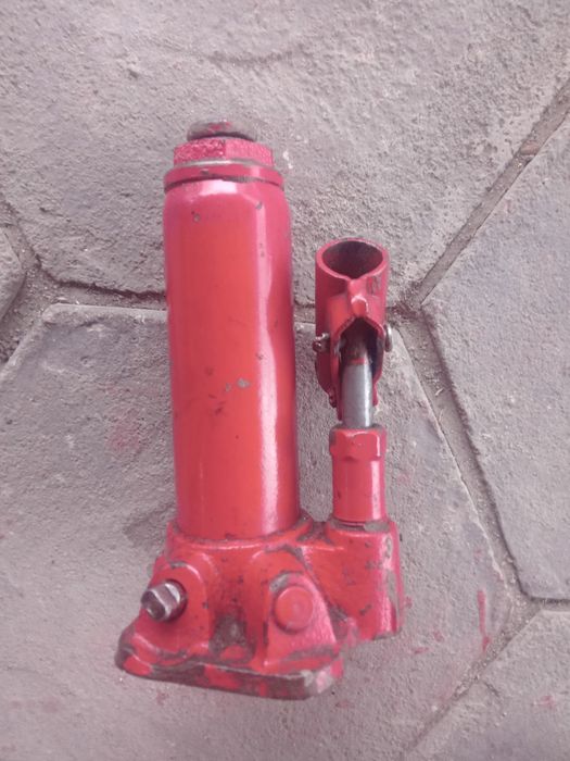 Домкрат гидравлический