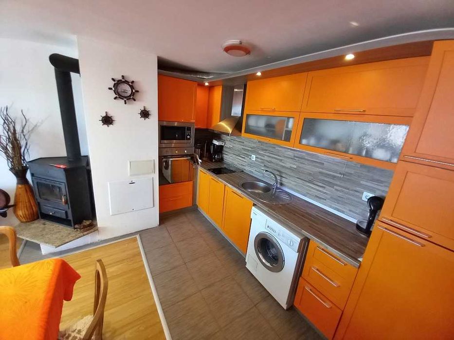 Продава се Тристаен апартамент в Несебър - 85 кв.м за 1236 €/кв.м - Снимка #2