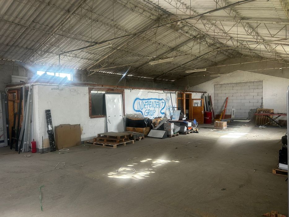 Închiriez hală 550m2 sau 1000m2 în Oradea la 3E
