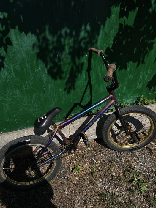 BMX бензинового цвета