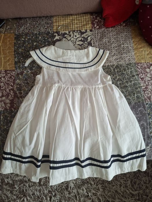 Vând rochita fetita 1-2 ani noua