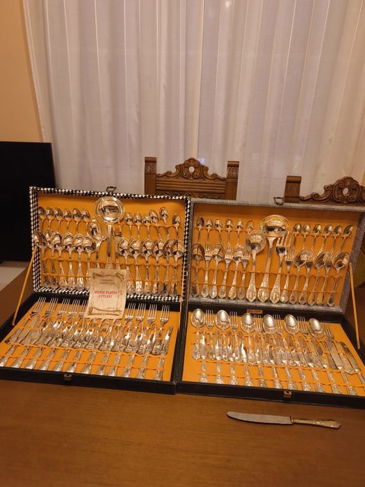 Set de tacâmuri din argint 800