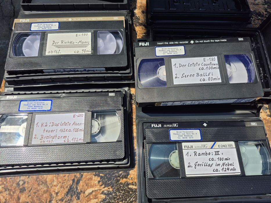 Vând Lot 45 casete video VHS originale Fuji de  la 30-240 minute colectie de filme diferite genuri