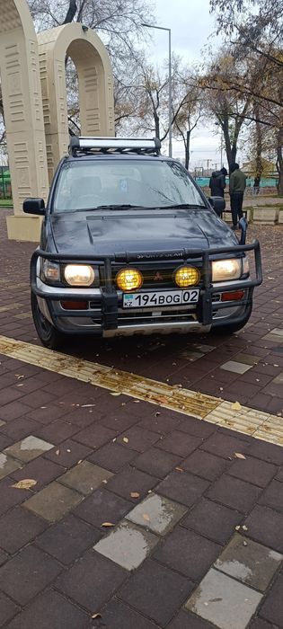 Продаю машину Mitsubishi RVR