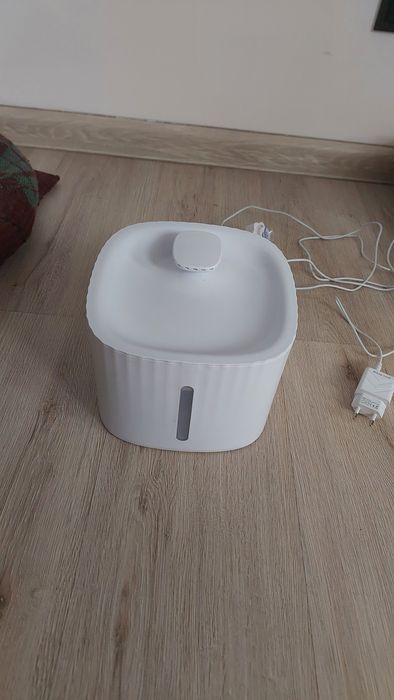 Продам поилку для кошек