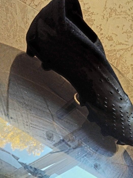 Продавам  оригинални бутонки на адисас