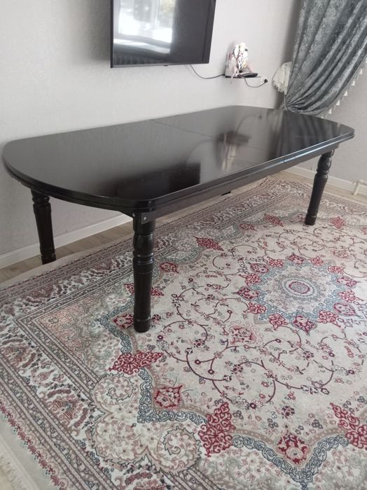 Стол, подойдёт для зала