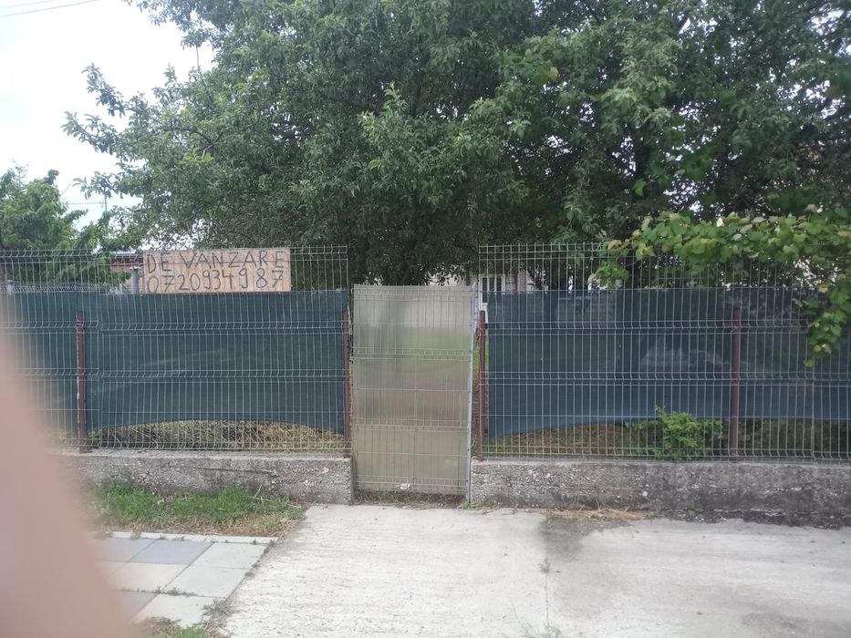 Teren si casa  Ciorogarla langa manastirea Samurcasesti