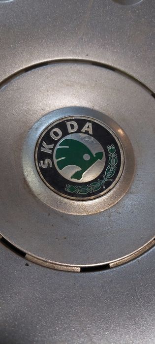 Set 4 roti vara tabla  195/65 R 15 audi vw skoda etc. cu capace originale skoda octavia 2