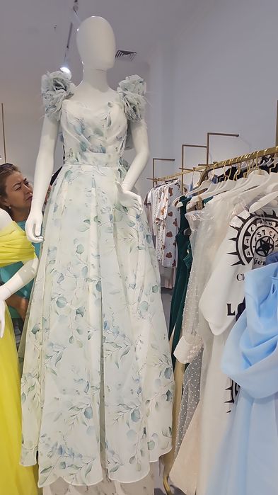 Красивое карсетное платье в пол