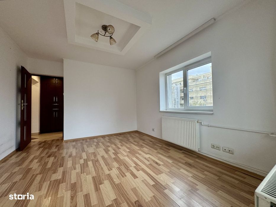 Apartament 3 camere |  Bd. Decebal-metrou Piata Muncii | Pretabil firm
