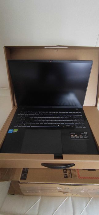 Ноутбук Asus V16 RTX5050