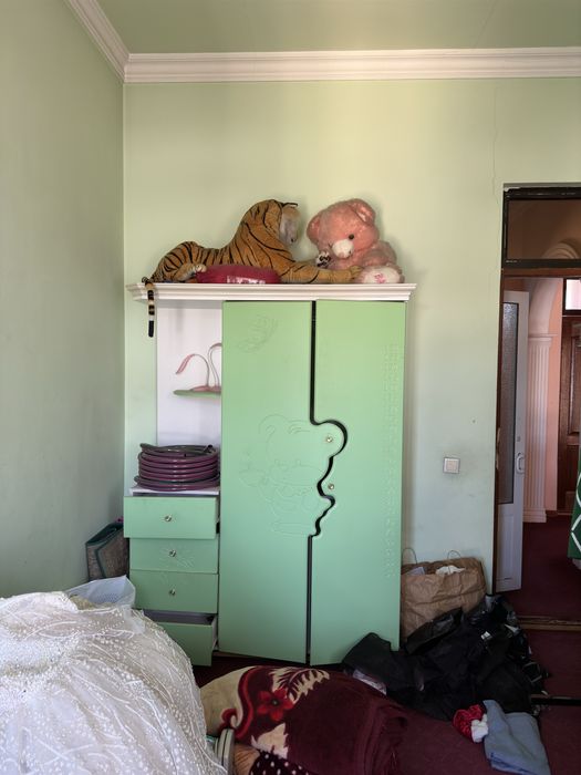 Mebel spalni kravat shkaf