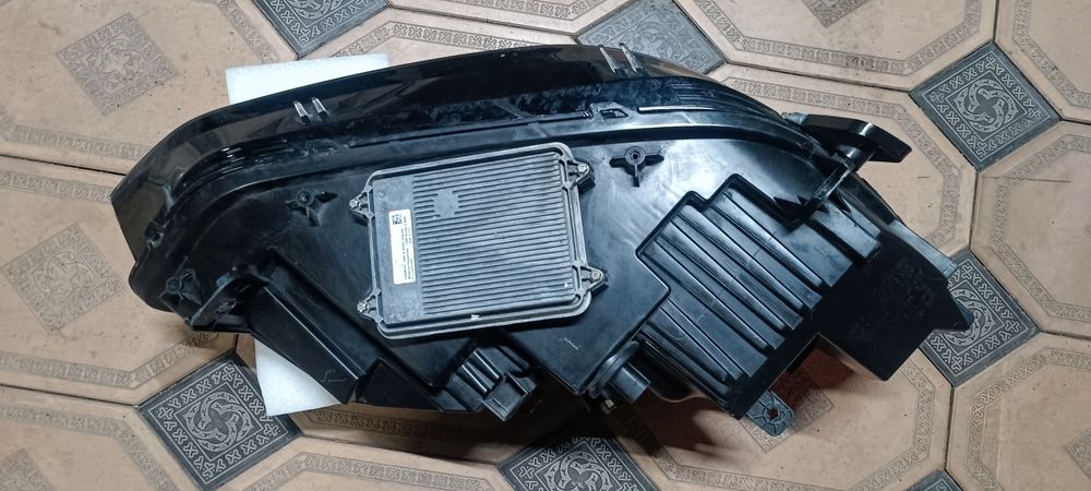 Фара левая Тесла модель Х 2018