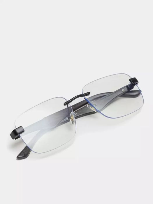 MAYBACh Kozoynak 3 tasi 1 da kompyuter va telefon quyoshda qorayadi