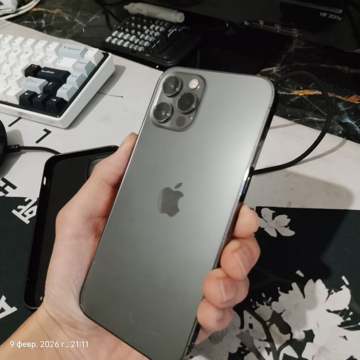 Продаю айфон 12 про