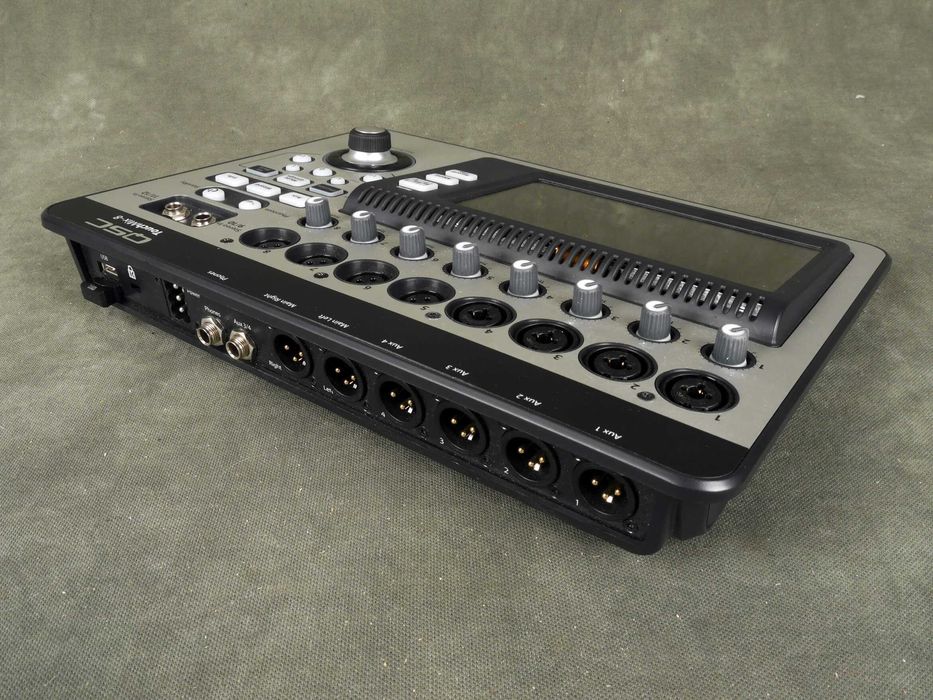 Mixer Digital QSC TouchMIX 8