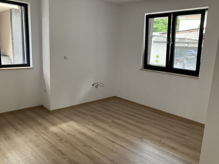 Дава се под наем Офис в Пловдив, Мараша - 37 кв.м за 280 € - Снимка #2