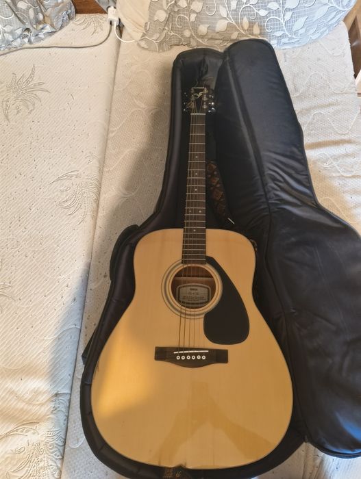 Yamaha FG-413S + husă Bandiera - chitară acustică cu faţă din lemn masiv