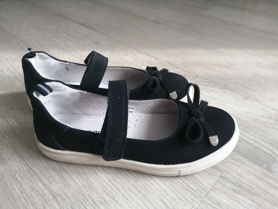 Туфли школьные для девочки б/у 35рр