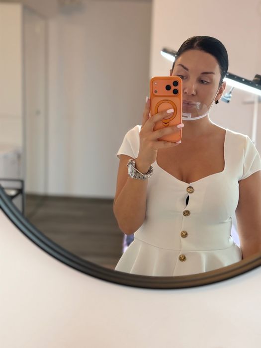 Cosmetolog București: Curățare Facială Profundă + Peeling Profesional