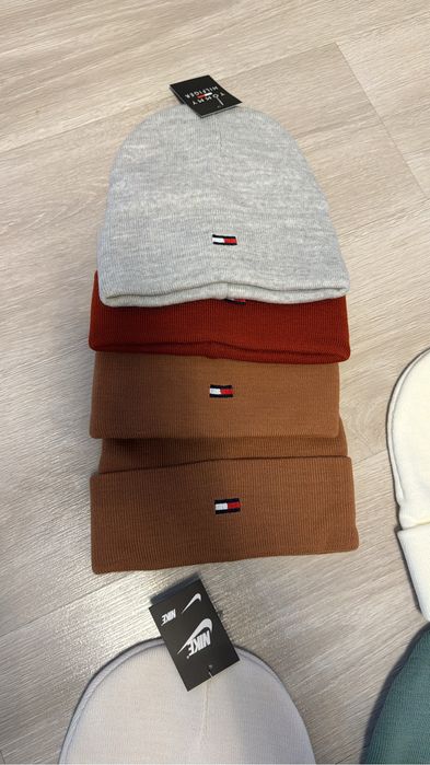 Caciuli de calitate diferite firme