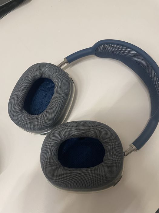 Airpods Max наушник