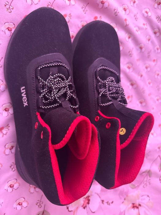 Vand Bocanci UVEX marimea 44