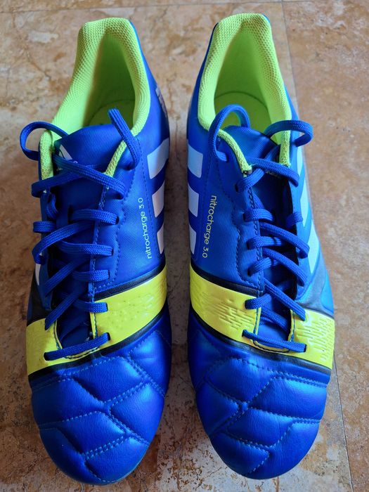 Vând ghete fotbal NOI Adidas 44nitrocharge3