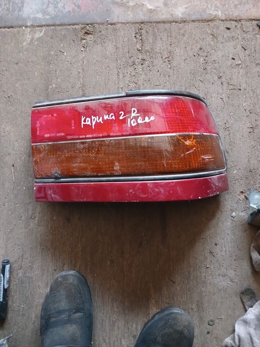 Фонарь Тоета Карина 2