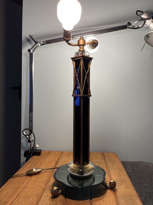 Винтидж настолна антична лампа небостъргач в стил арт деко