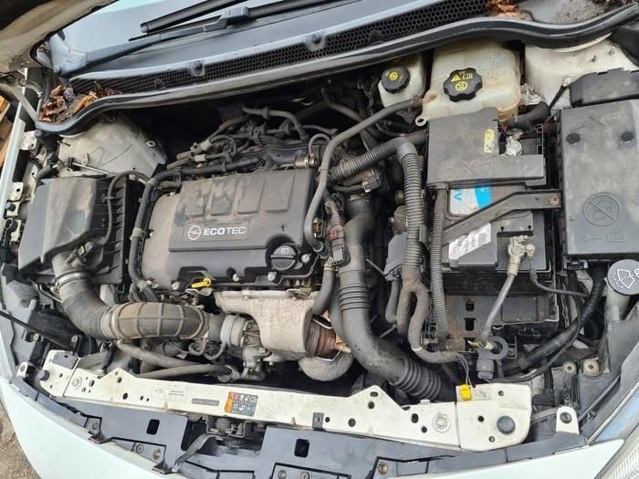 Dezmembrez 1.4 turbo A14NET A14NEL Opel Astra J