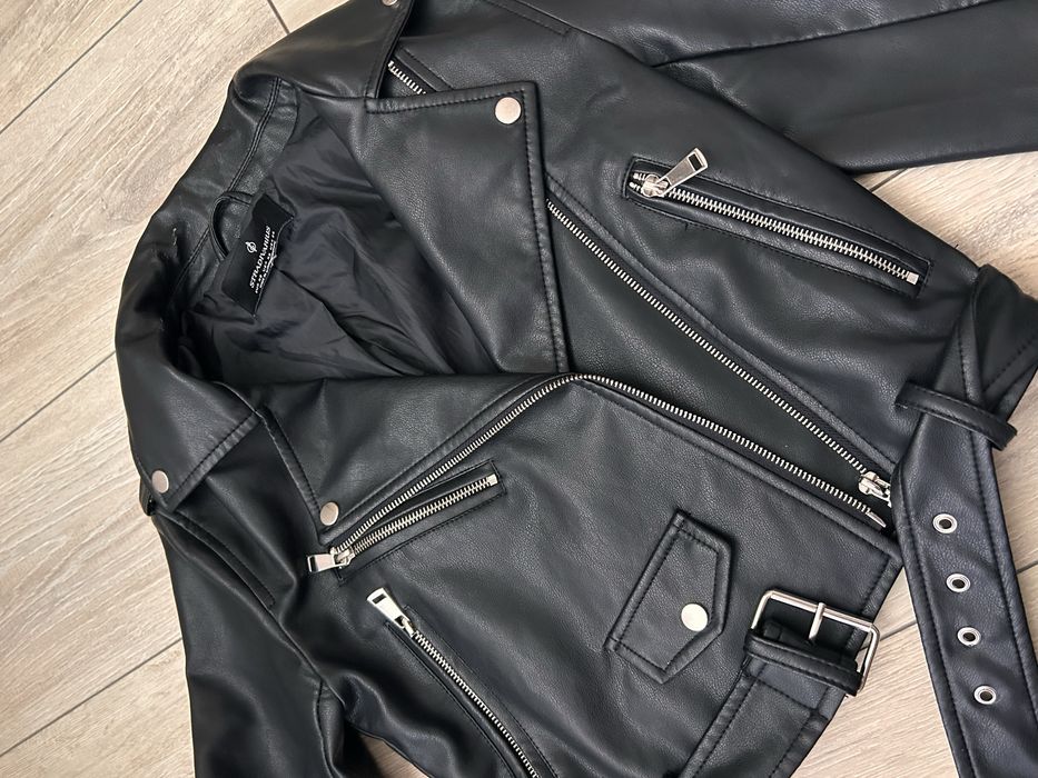 Дамско кожено яке Stradivarius
