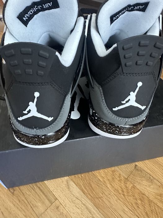 Nike jordan 4 сиво и черно