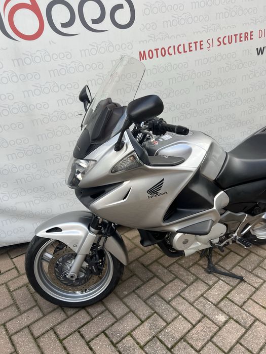 Motoideea HONDA  DEAUVILLE 700 2009 Rate