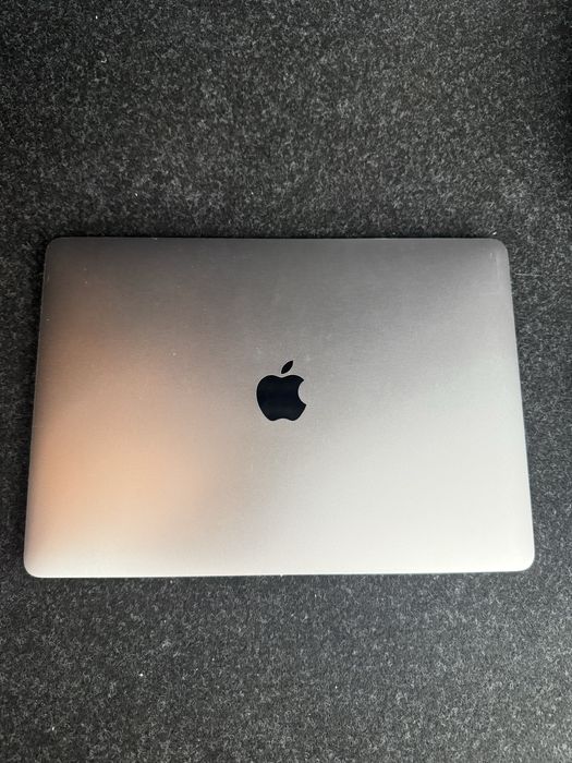 Apple MacBook Pro M1 (2020)
