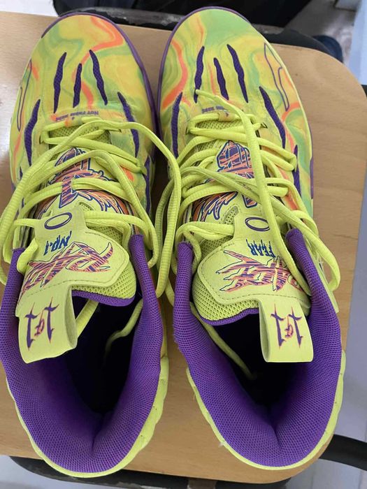 Волейболни маратонки