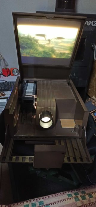 Proiector diapozitive