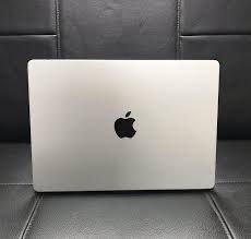 Macbook Pro M1 14,3