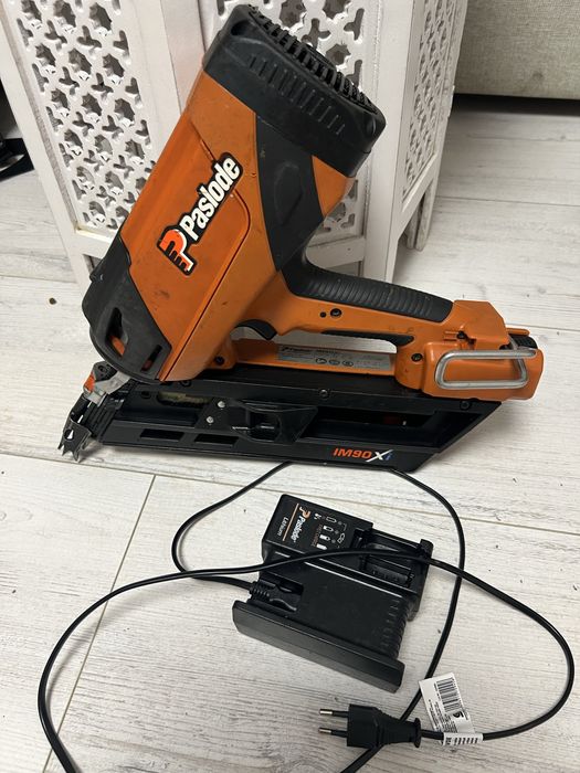 Pistol cuie lemn paslode im90